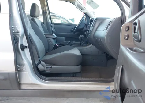 2005 Ford Escape Xls from USA, damaged, VIN 1FMYU02Z55KA79000